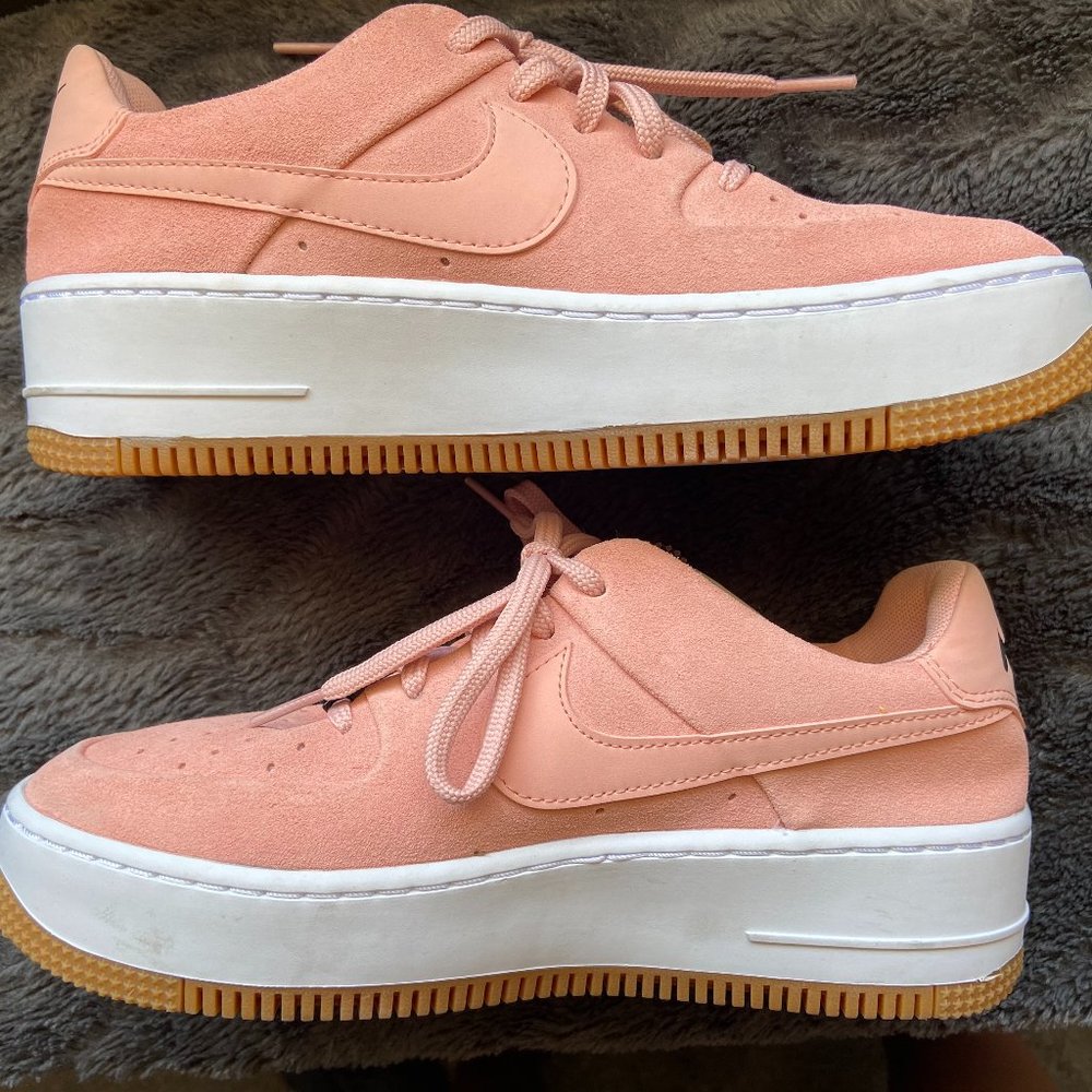 Nike Air Force 1 Sage Low Coral Stardust